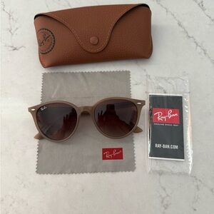 Ray-Ban Brown Sunglasses Set with Leather Case